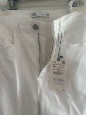 Zara White High-Waist Jeans